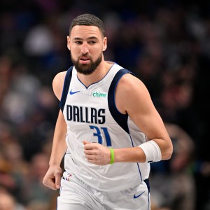 开奖预测-近期手感回暖！克莱12中5得14分5板2助2断 三分7中4